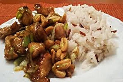Kuřecí nudličky kung pao, rýže Kuřecí nudličky kung pao, rýže