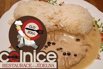 Kuřecí plátek na pepřové omáčce, rýže, salátek coleslaw Kuřecí plátek na pepřové omáčce, rýže, salátek coleslaw